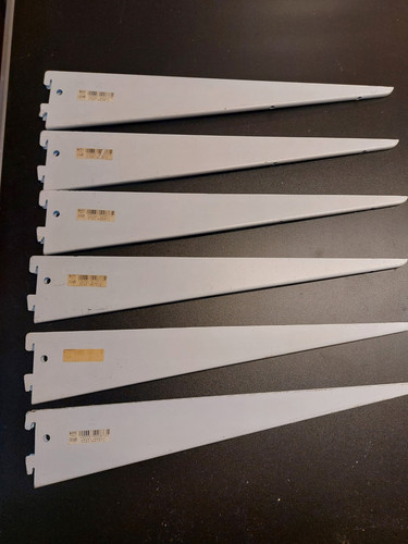 Regalbodenhalter zum